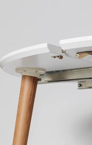 Обеденный круглый раздвижной стол Белая Эмаль д. 90 см МДФ ножки светлый орех в Самаре - предосмотр 7