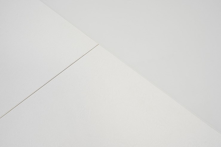Кухонный стол раскладной Сальвадор-1G (ноги белые, стекло cristal/белый цемент) в Тольятти - изображение 6
