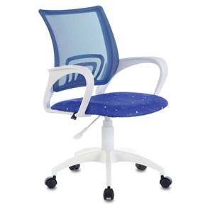 Офисное кресло Brabix Fly MG-396W (с подлокотниками, пластик белый, сетка, темно-синее с рисунком "Space") 532405 в Самаре