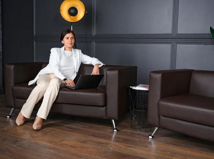 Комплект мебели Альбиони коричневый кожзам  диван 2Д + кресло в Самаре - изображение 4